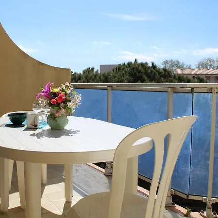 Joli T2 Climatise Avec Piscine Et Parking A 100m De La Mer - Fr-1-607-128