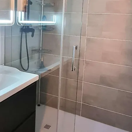 Joli T2 Climatise Avec Piscine Et Parking A 100m De La Mer - Fr-1-607-128 Apartment Agde